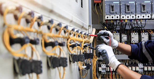 Professional Electrician technician working in Roaming Shores, OH